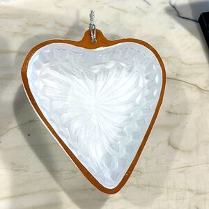 White Heart Shaped Stoneware Mold Great farmhouse style decor